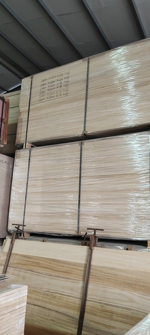 Paulownia Timber 2400 lengths MIXED PALLET